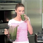 Ünlüleri Zayıflatan İçecek: Yeşil Smoothie