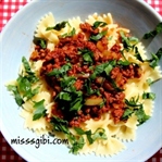 BOLONEZ SOSLU MAKARNA
