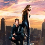 Uyumsuz (Divergent) Eleştirisi