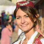 Mostar'da Osmanlı Kıyafetlerinde Bir Kız