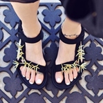 Sandaletleri Yeniyelin
