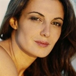 Aşk Şarkılarının Kadını; Monica Molina