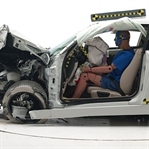 BMW 2 Small Overlap Çarpışma Testinden Geçti