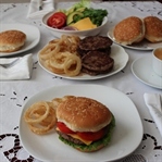 Ev Yapımı Hamburger Tarifi (Resimli)