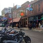 Memphis: Eski bir Amerikan Filminin İçindeyim