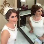 Selda Hanım'ın Nikah Şapkası ve Eldiveni