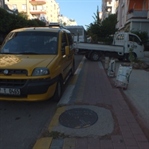 Antalya’da kaldırımlar yayalara kapalı