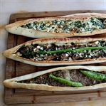 Kiymali, mantarli, peynirli pide