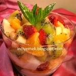 SU MUHALLEBİLİ MEYVE SALATASI