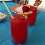 ÇİLEKLİ LİMONATA