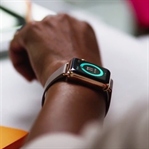 Appple Watch ile Uğraşan Sürücü Ceza Yedi
