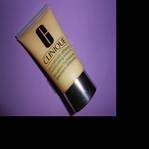 CLINIQUE DRAMATİCALY DİFFERENT MOISTURİZİNG LOTİON