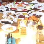 Cihangir’de Serpme Antakya Kahvaltısı