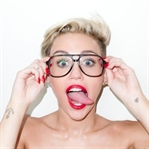 Miley Cyrus'tan Instagram'ı Sarstı