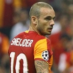 Fener Sneijder'in peşinde