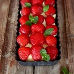 Oreo Tabanlı Çilekli Tart