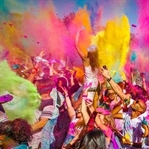Baharın Rengi – Holi Festivali