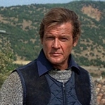 Sir Roger Moore Aramızdan Ayrıldı