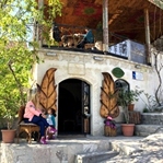 Taş ve Ahşabın Uyumu: Old Town Stone House Otel