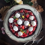 Çilek ve Ahududulu Çikolatalı Tart
