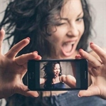 Selfie Çılgınlığı Estetiğe Talebi Artırdı