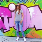 Choker Yaka Nakışlı Bluz