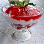 Çilek Delisi (Strawberry Fool)