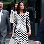 Kate Middleton: Dolce&Gabbana Puantiye Elbise