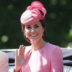 Kate Midleton: Alexander McQueen Pembe Elbise