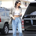 Kendall Jenner'den anne jean giyme dersleri