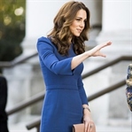 Kate Middleton: Jenny Packham Mavi Elbise