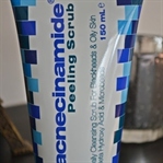 Acnecinamide Peeling Scrub