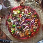 Pancar Püreli Hamuruyla Nefis Sebzeli Pizza