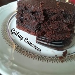 BROWNİ KIVAMINDA VİŞNELİ KEK