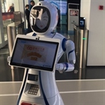 Tüm Personeli Robotlardan Oluşan İlk Banka Şubesi