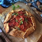 Domates ve Mısır Unlu Galette