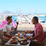 Bodrum Turgutreis Marina'daki Kahvaltı