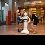 Robot Pepper ve arkadaşları, HSBC’de işbaşı yaptı