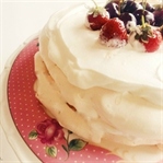 Bembeyaz Bulut Gibi Pavlova