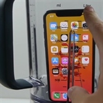 iPhone X’in Suyunu Sıktı ve Sonra İçti!