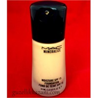 Mac Mineralize Moisture Fondöten