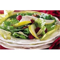 Kremalı Ahududulu Elmalı Marul Salatası