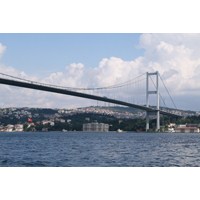 "...İstanbul'un Boğazı'nda Düğümlendi..."