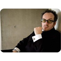 Elvis Costello İstanbul'da Konser Verecek