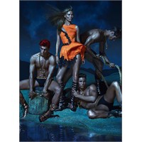 Team Supermodel Versace'ler İçinde