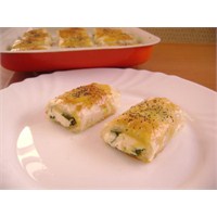 Baklava Yufkası İle Peynirli Börek