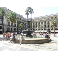 Barcelona - Plaça Reial'de Bir Yemek Molası