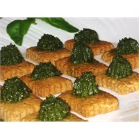 Pesto Soslu Kanepe