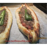 Evde Çıtır Kıymalı Pide