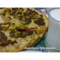Pizza Görünümlü Kıymalı Pide Tarifi